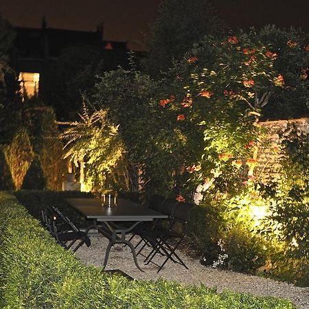 B&B Un Jardin En Ville Saint-Gilles Екстериор снимка