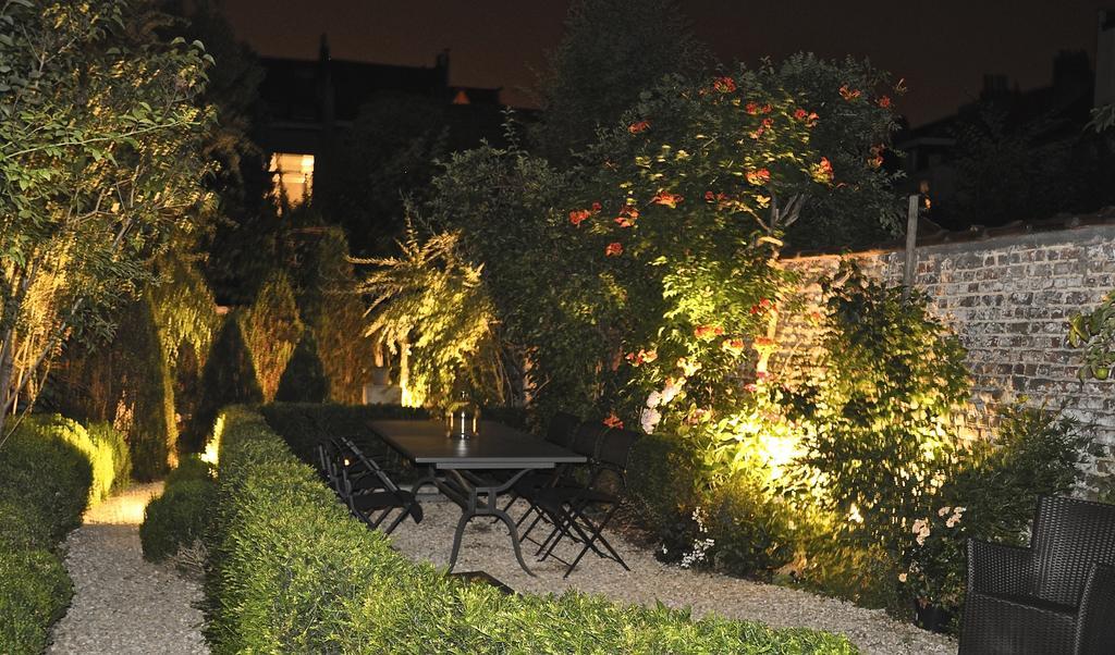 B&B Un Jardin En Ville Saint-Gilles Екстериор снимка